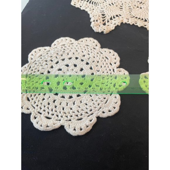 Vintage Doilies Hand Crocheted White Lot of 3 EUC - Picture 5 of 8
